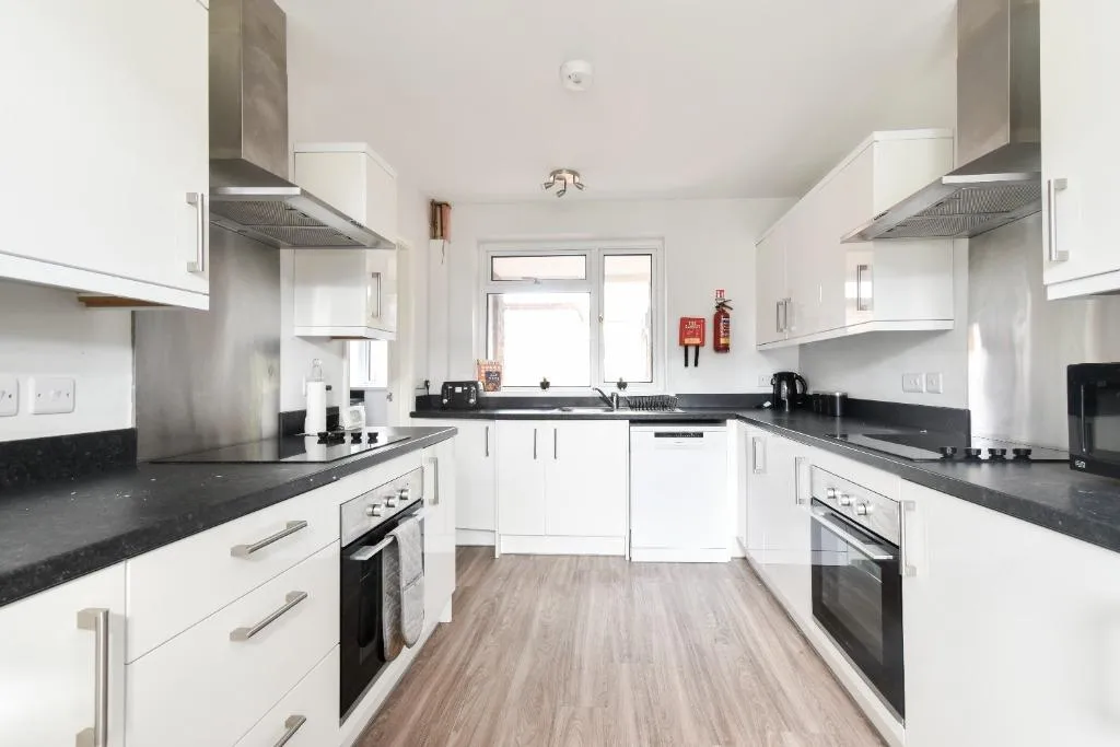 6 bed house to rent, Savery Close, Norwich, NR5