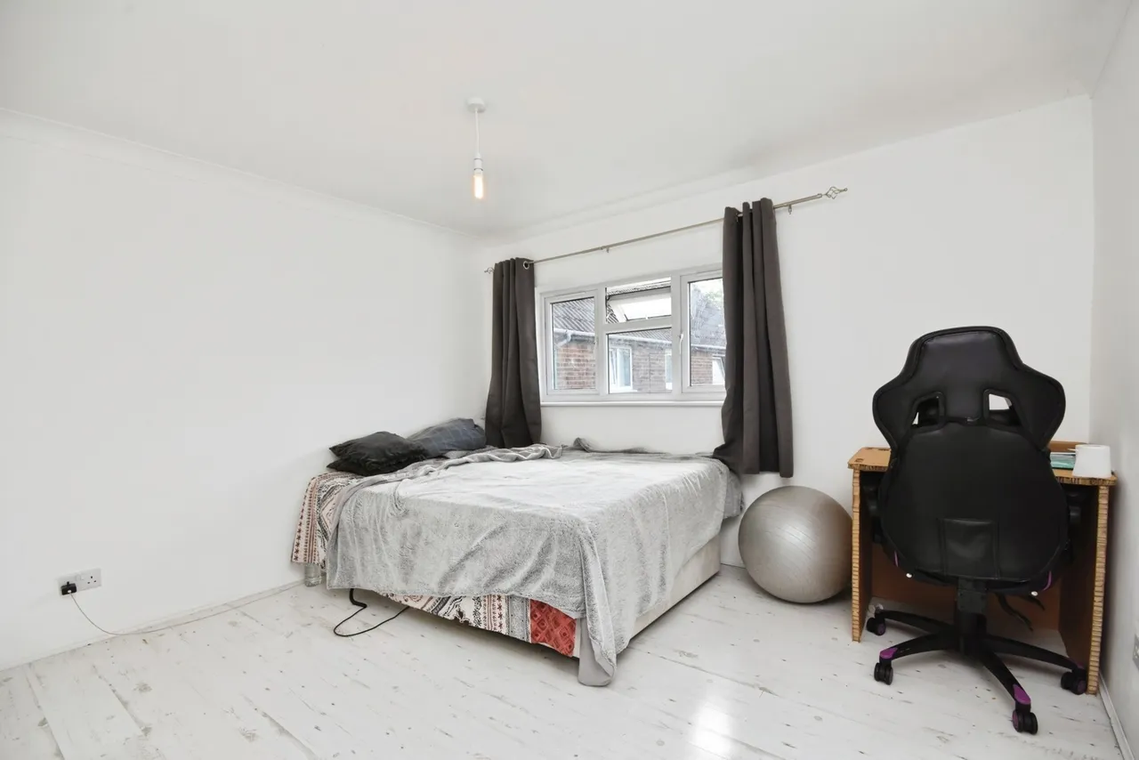 Pin Mill, Basildon, Essex, SS14, photo 8