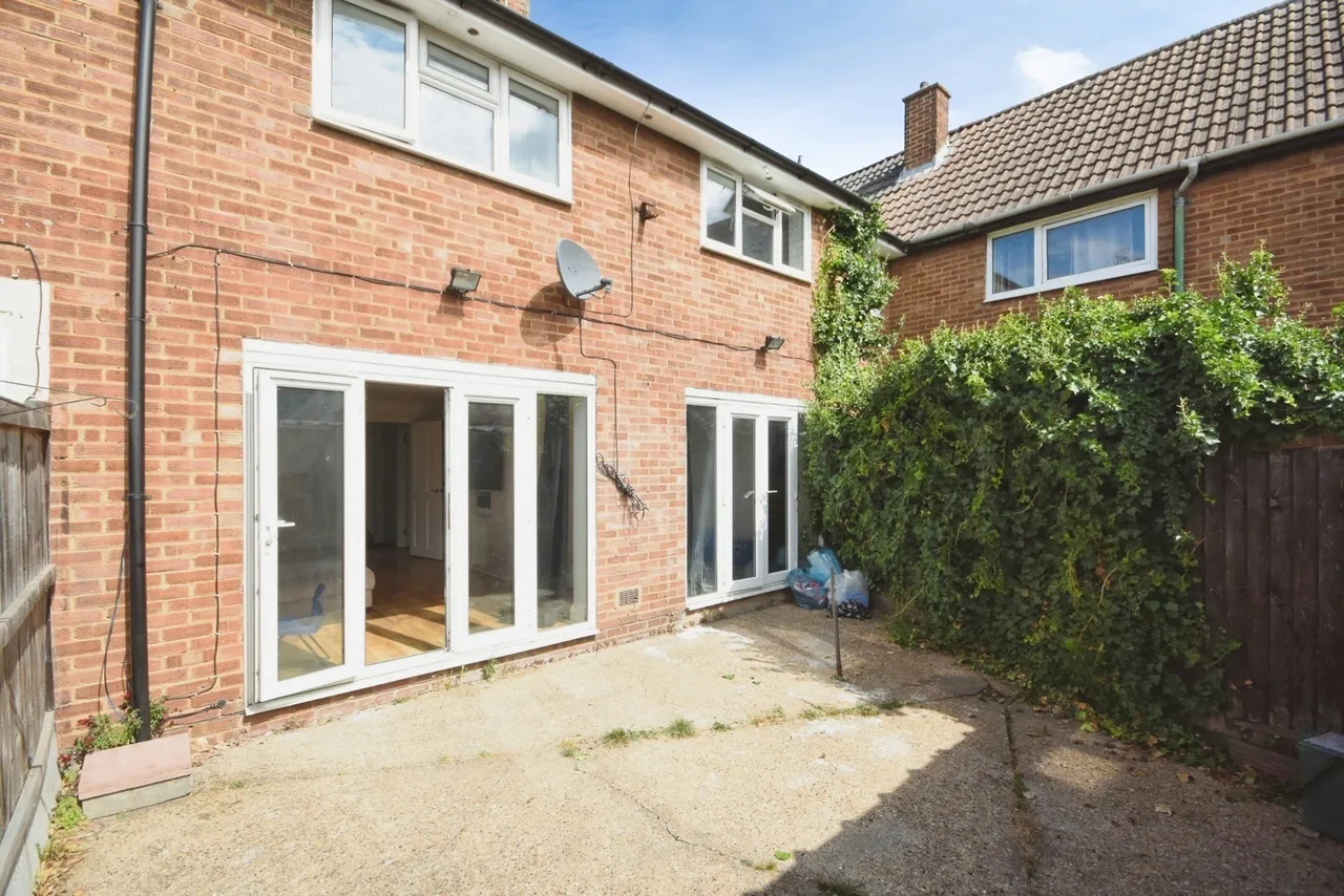Pin Mill, Basildon, Essex, SS14, photo 16