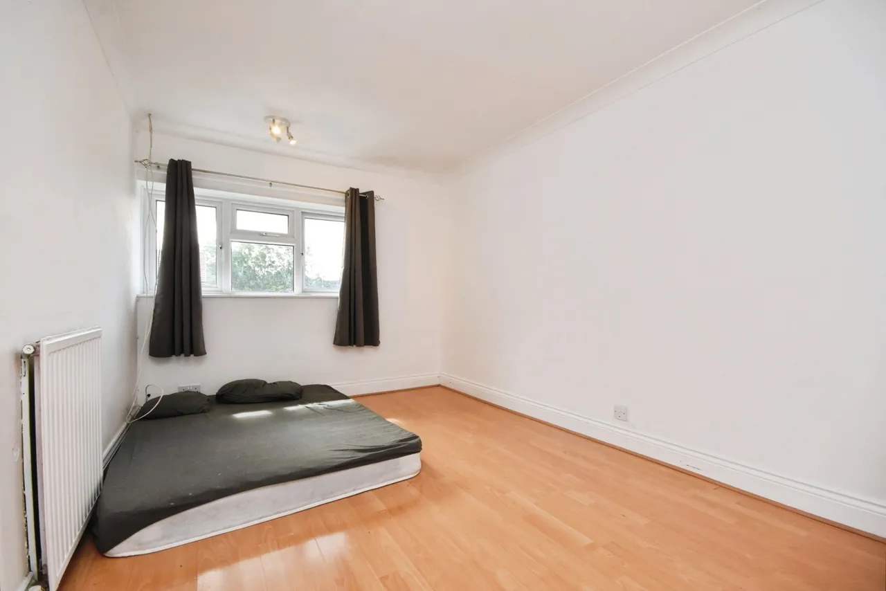 Pin Mill, Basildon, Essex, SS14, photo 10