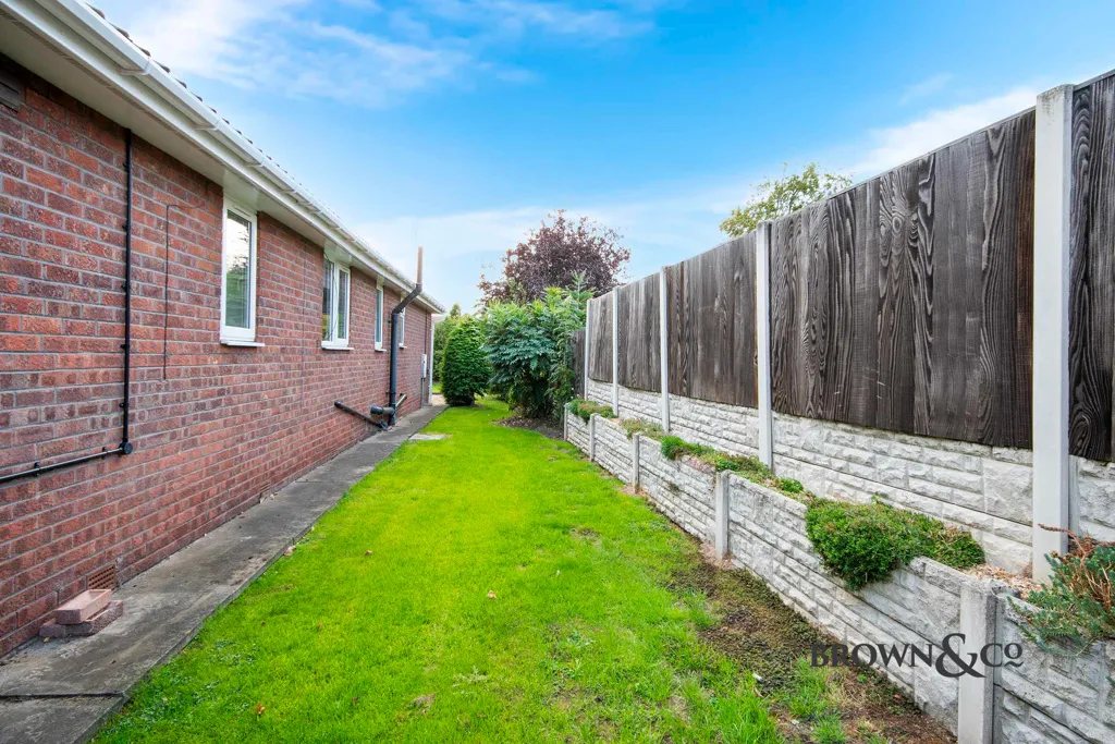 Main Street, Clarborough, photo 18