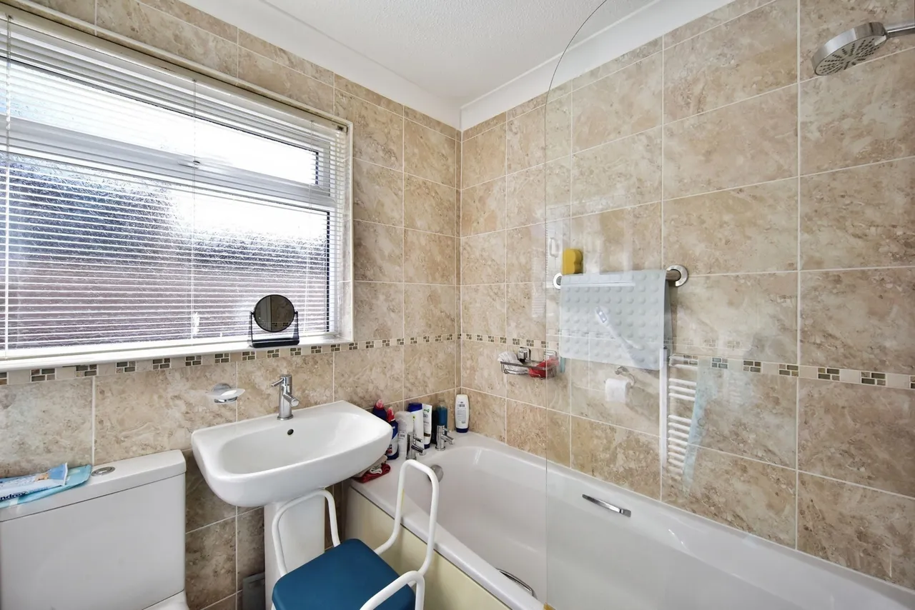 Foxden Drive, Downswood, ME15, photo 11