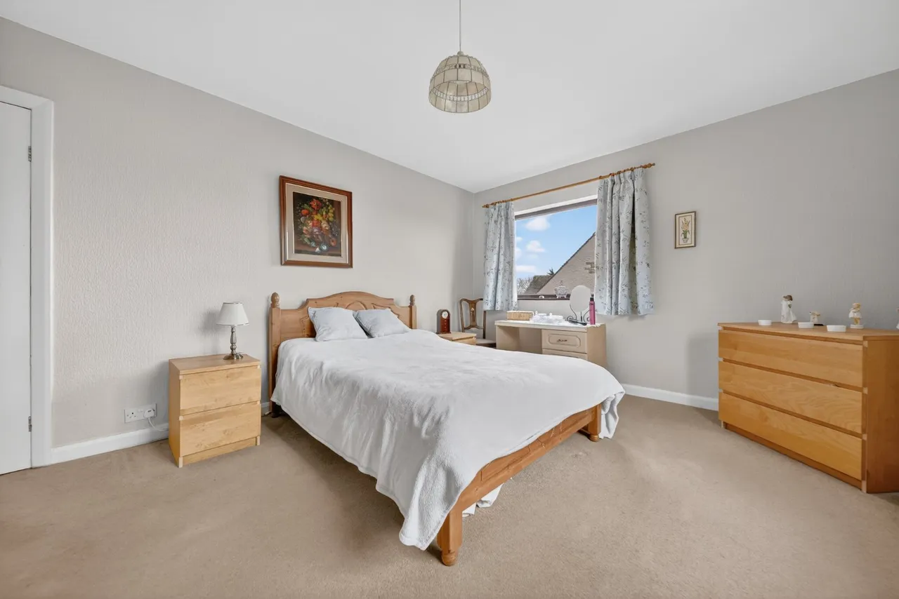 Layton Mount, Rawdon, LS19, photo 10