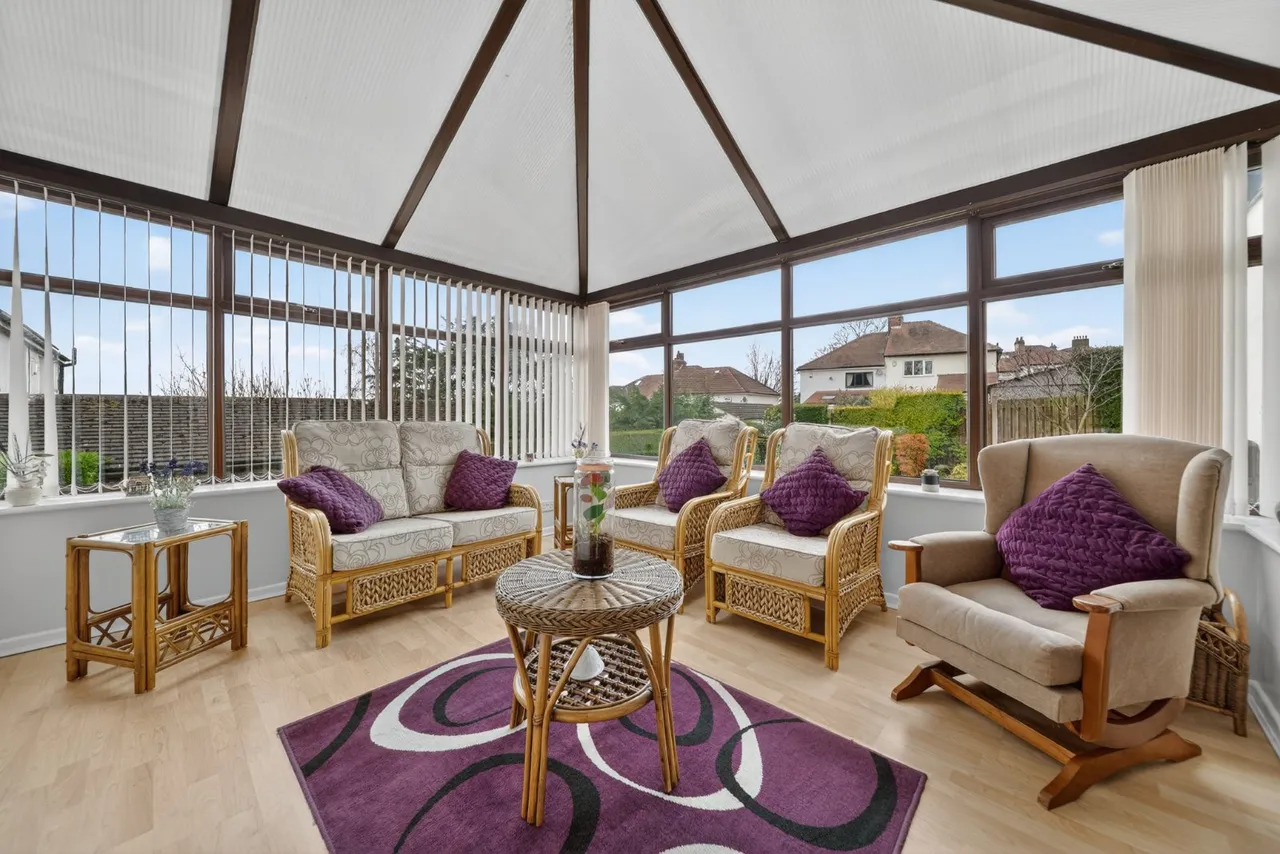 Layton Mount, Rawdon, LS19, photo 3