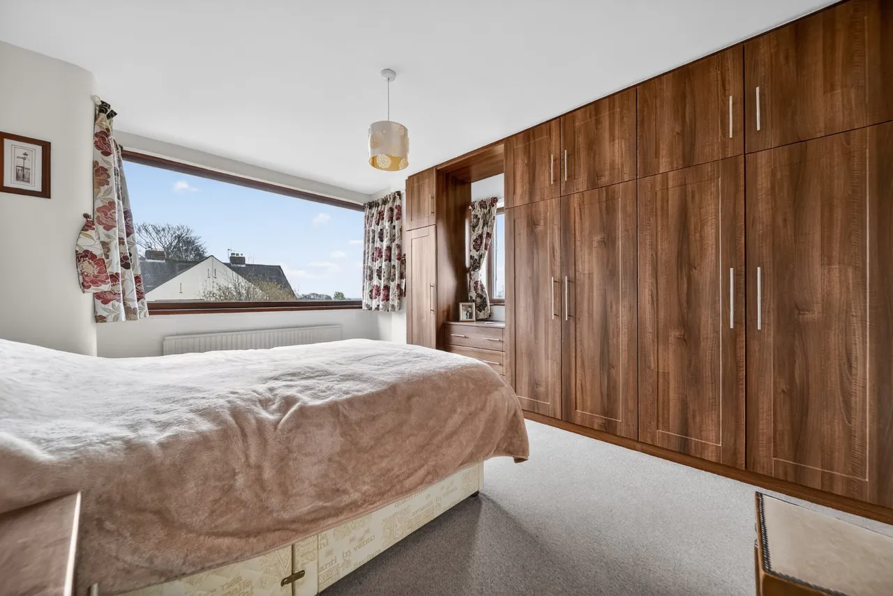 Layton Mount, Rawdon, LS19, photo 12