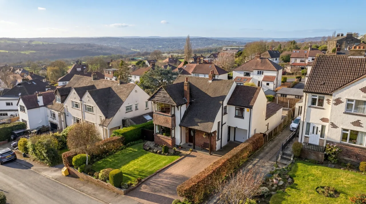 Layton Mount, Rawdon, LS19, photo 19