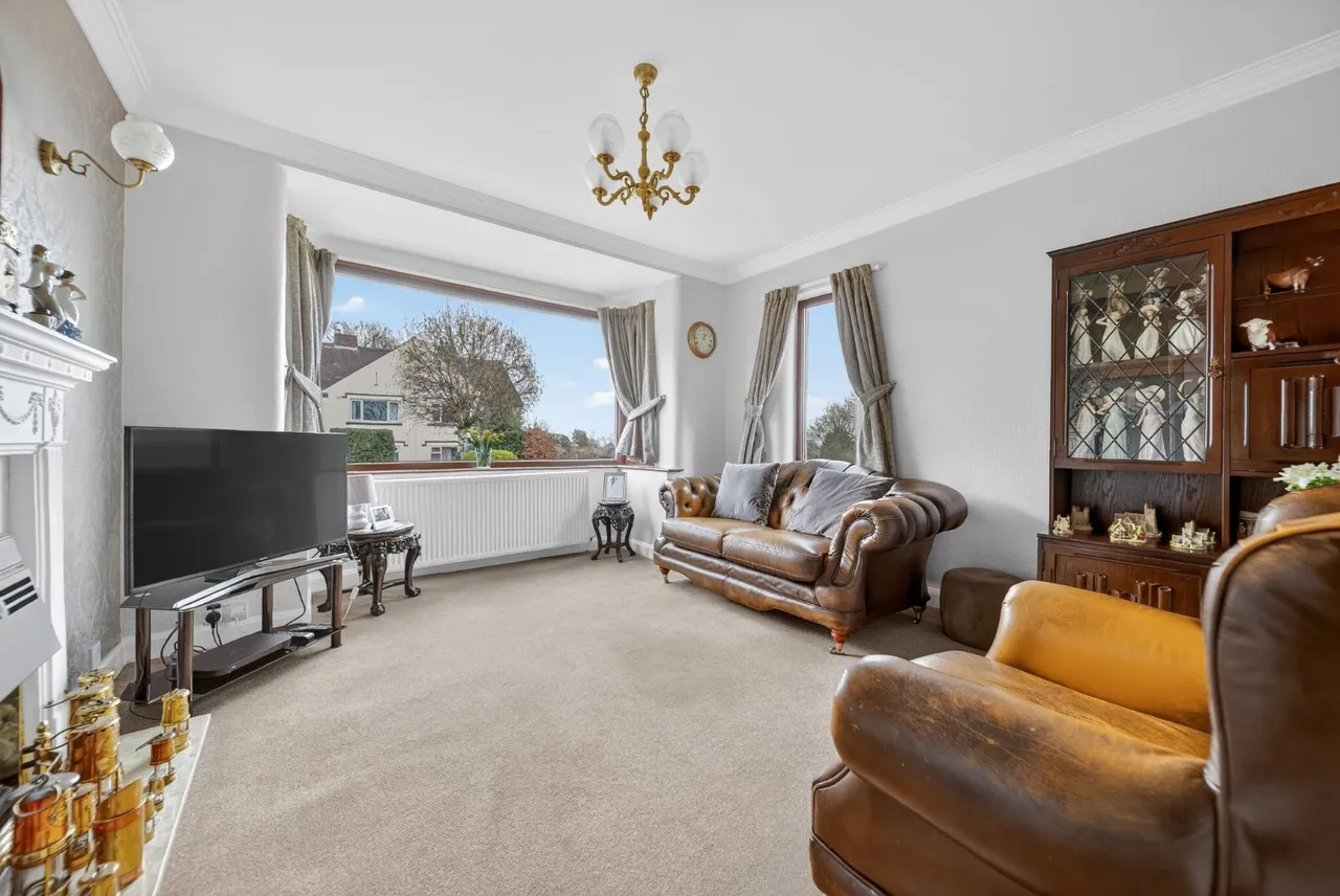 Layton Mount, Rawdon, LS19, photo 4