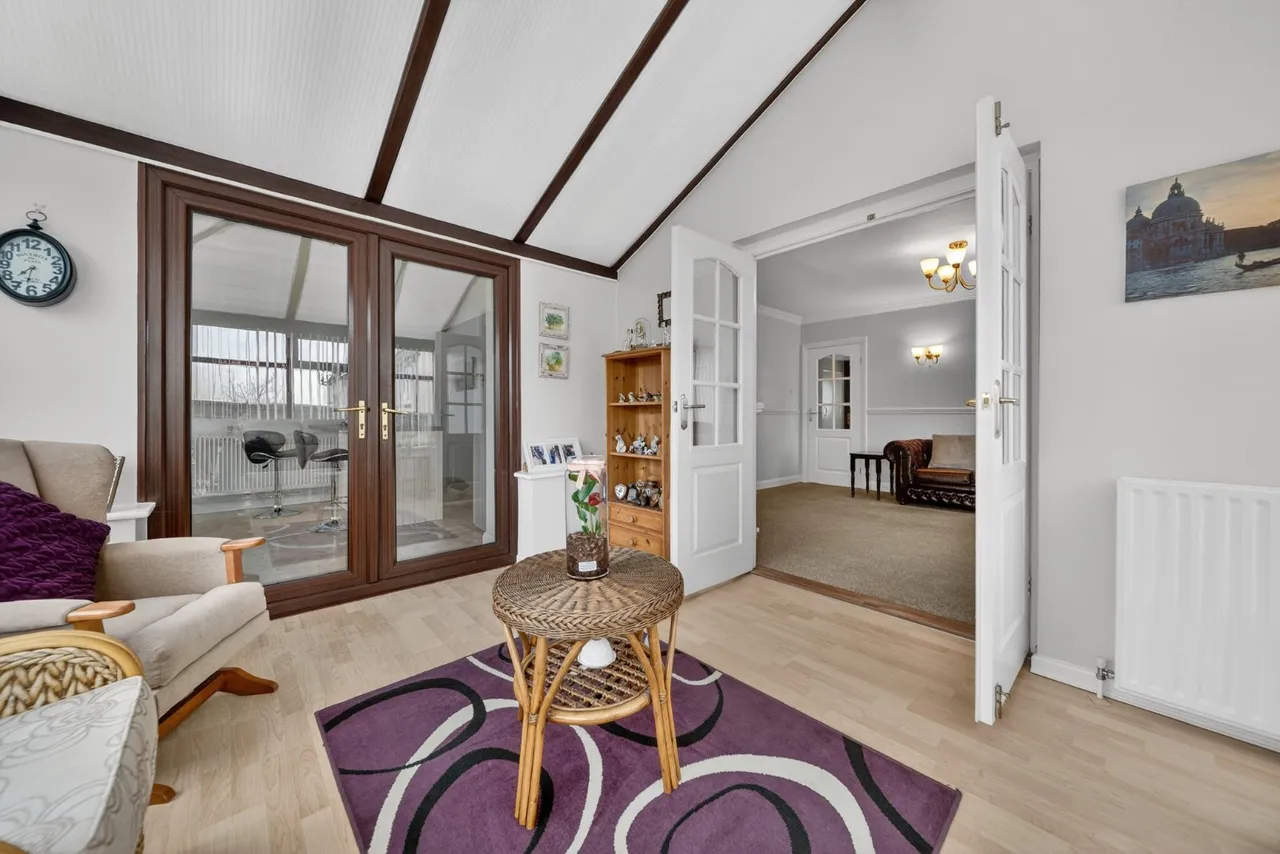 Layton Mount, Rawdon, LS19, photo 8