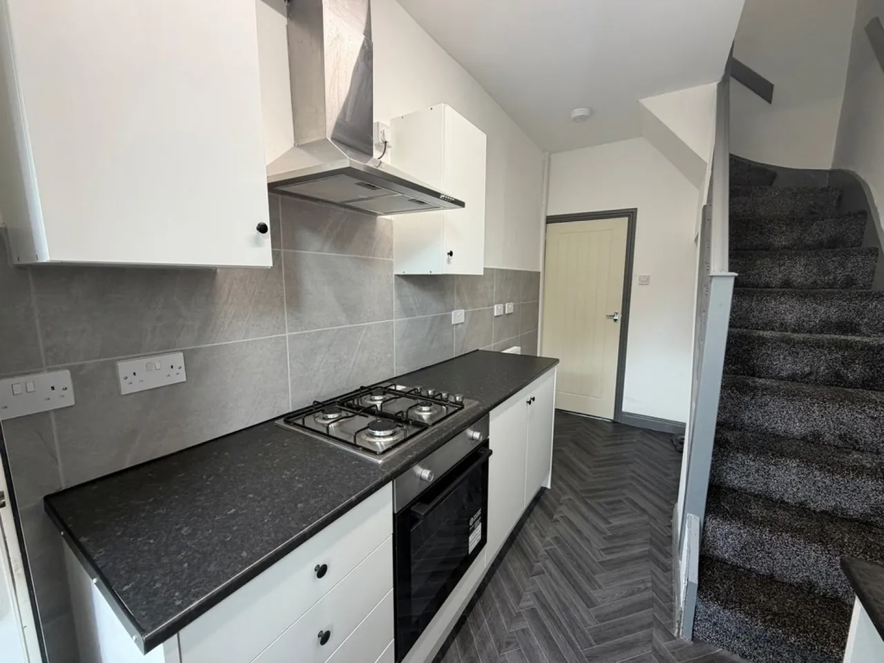 Oldham Road, Rochdale, Greater Manchester, photo 4