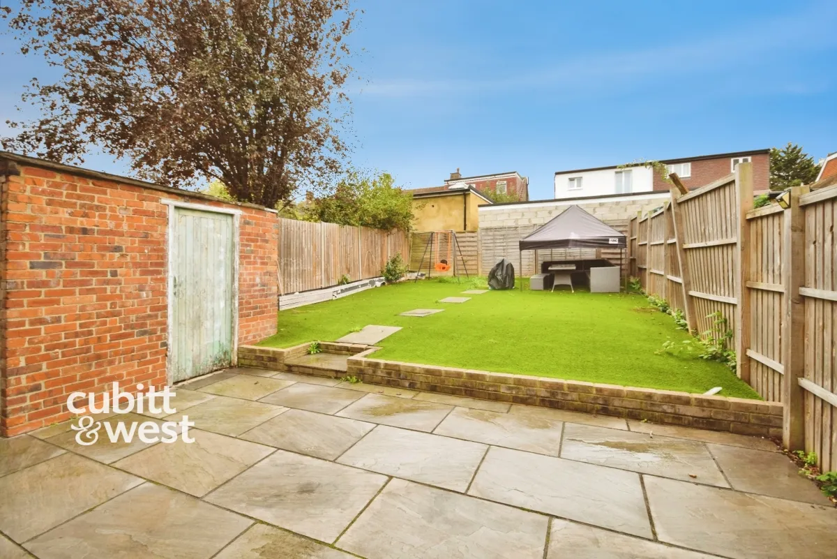 Swinburne Crescent, Croydon, CR0, photo 13
