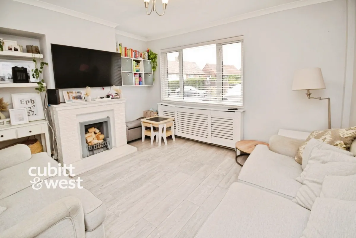 3 bed house to rent, Swinburne Crescent, Croydon, CR0