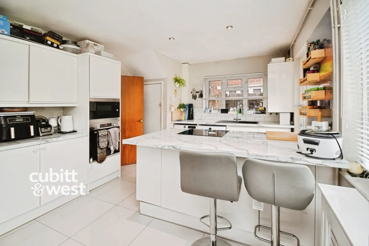 Swinburne Crescent, Croydon, CR0, photo 9