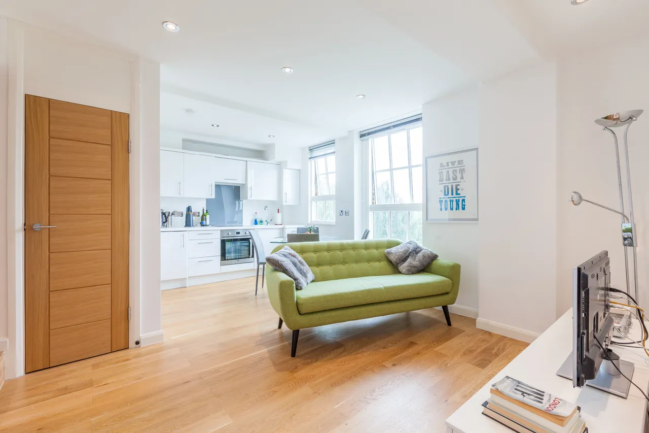 2 bed flat to rent, London, E2