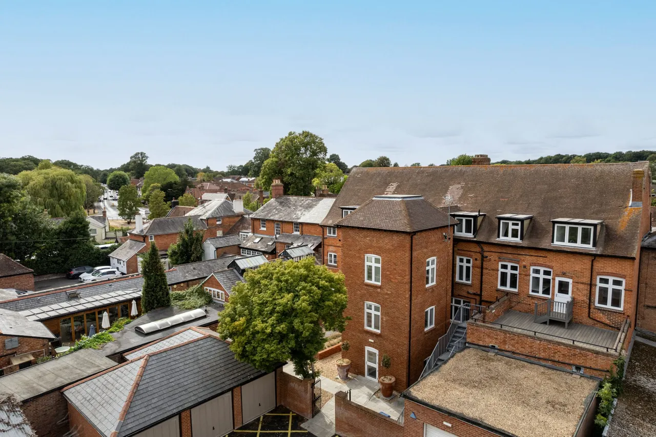 Buckfield House Oakley Place, Hartley Wintney, Hook, RG27 8FT, photo 18