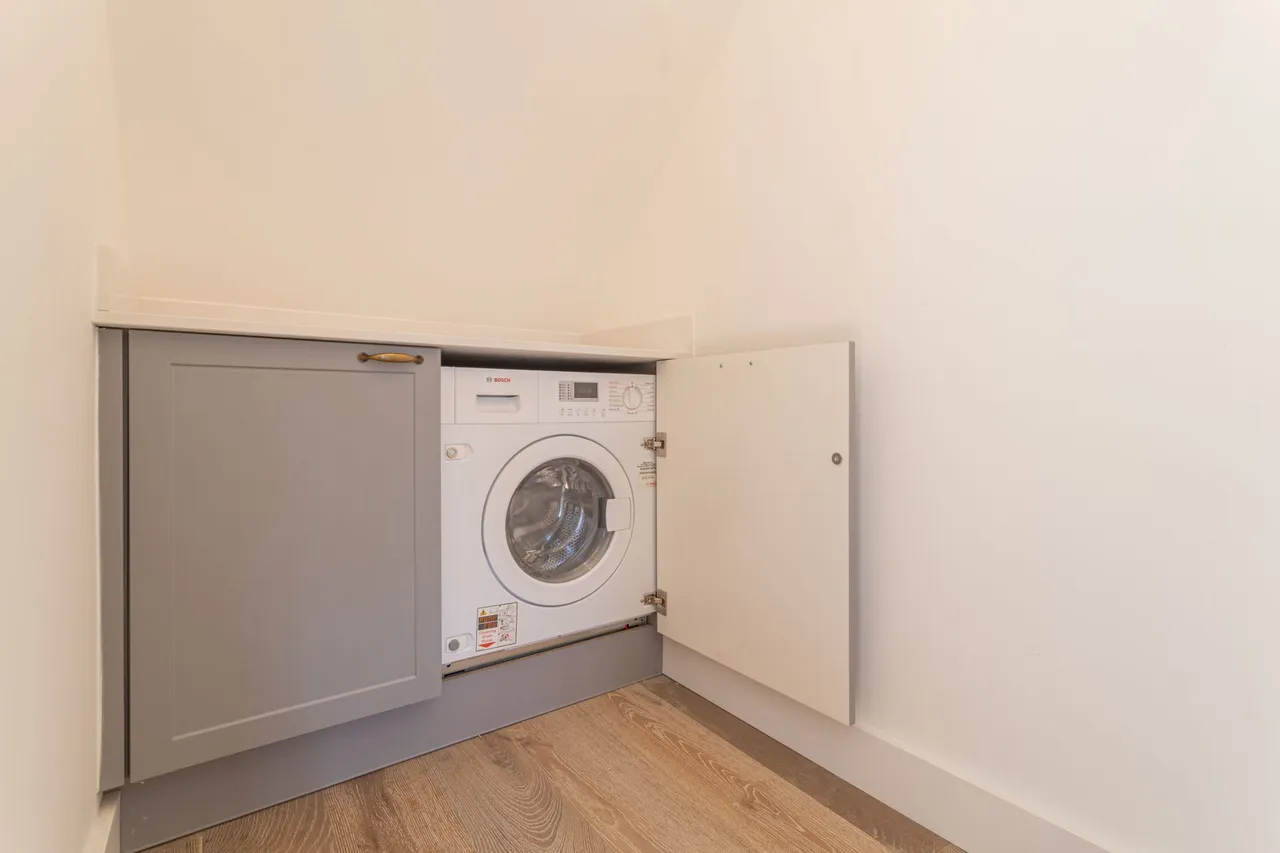 Buckfield House Oakley Place, Hartley Wintney, Hook, RG27 8FT, photo 6