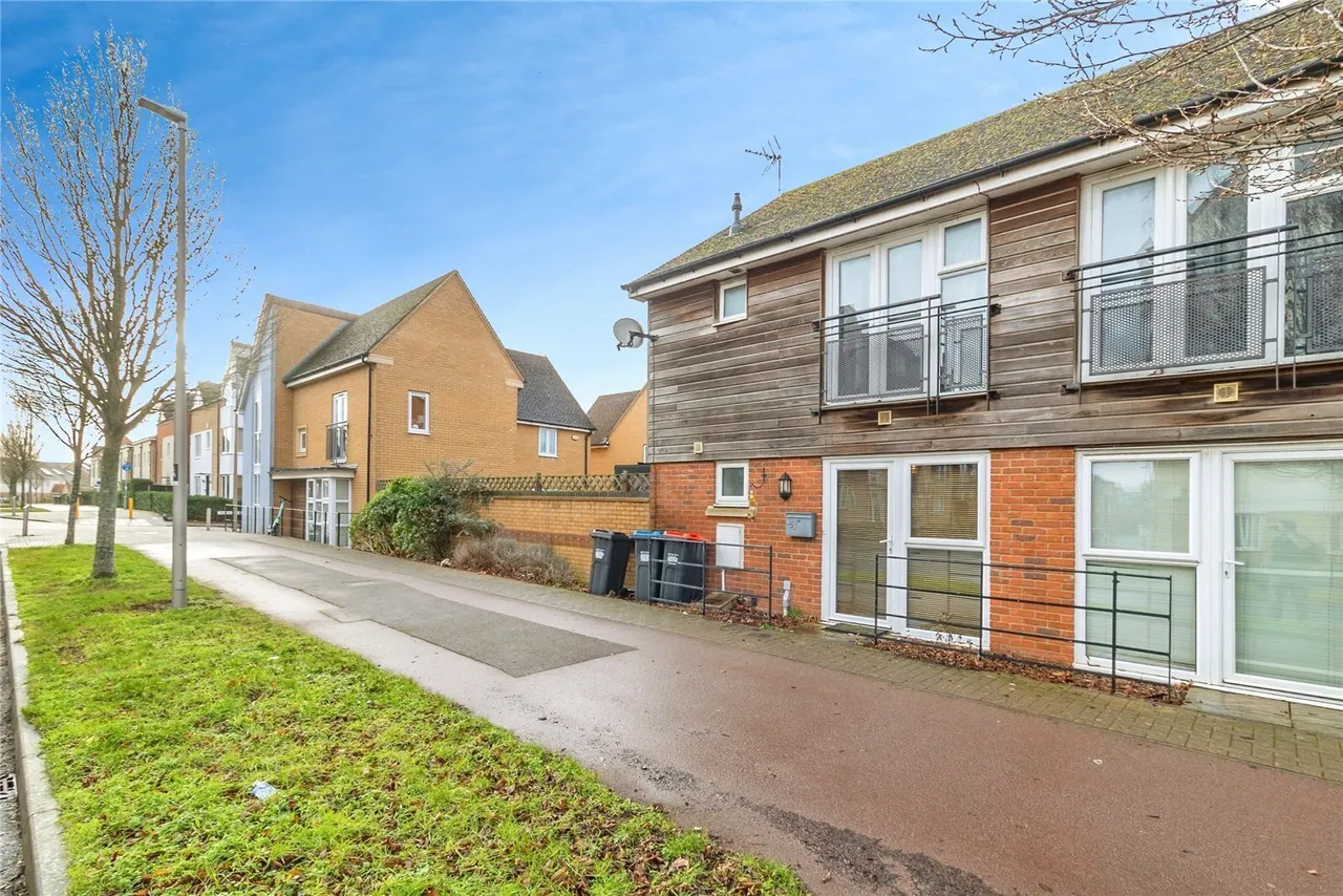 Warwick Avenue, Broughton, MK10, photo 6
