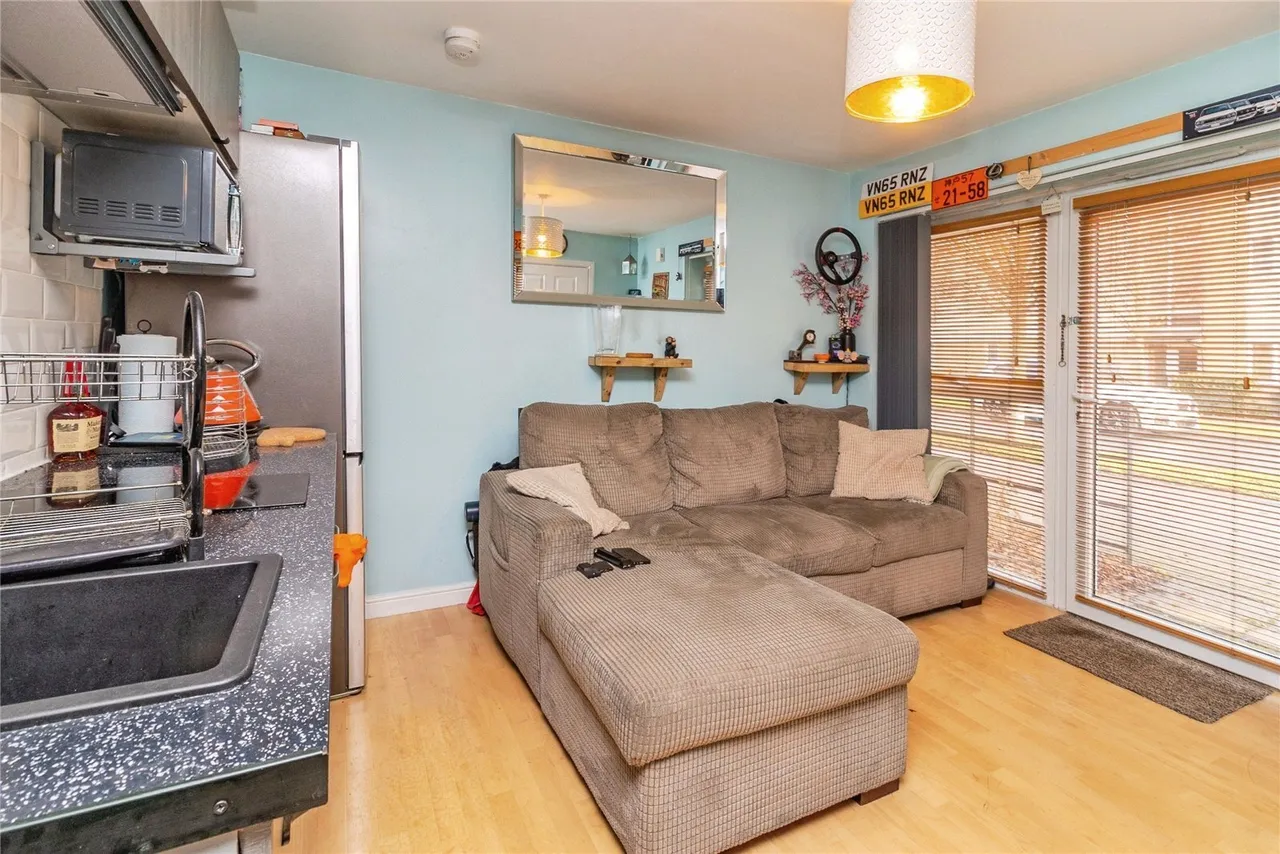 Warwick Avenue, Broughton, MK10, photo 4