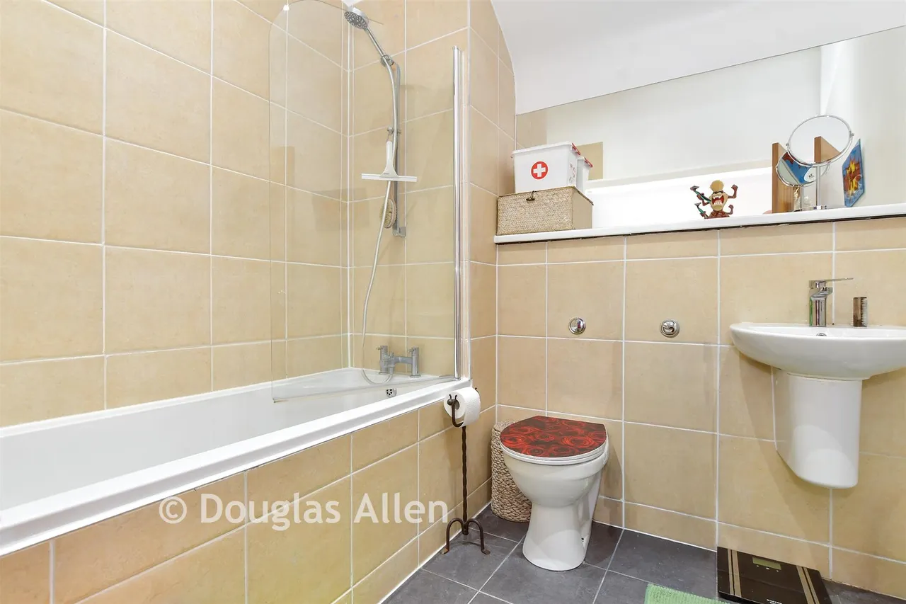 High Street, Ongar, CM5, photo 6