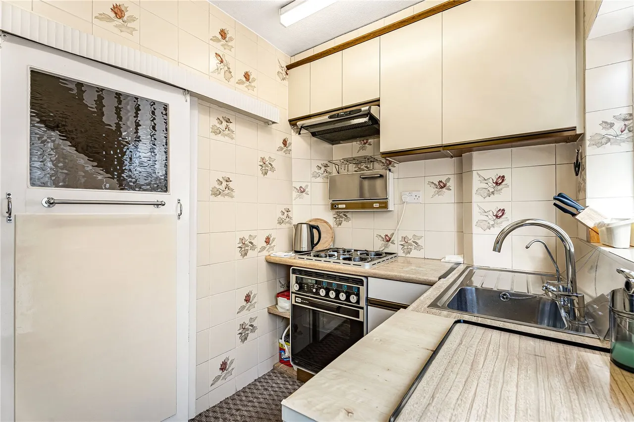 Hibernia Road, Hounslow, TW3, photo 13