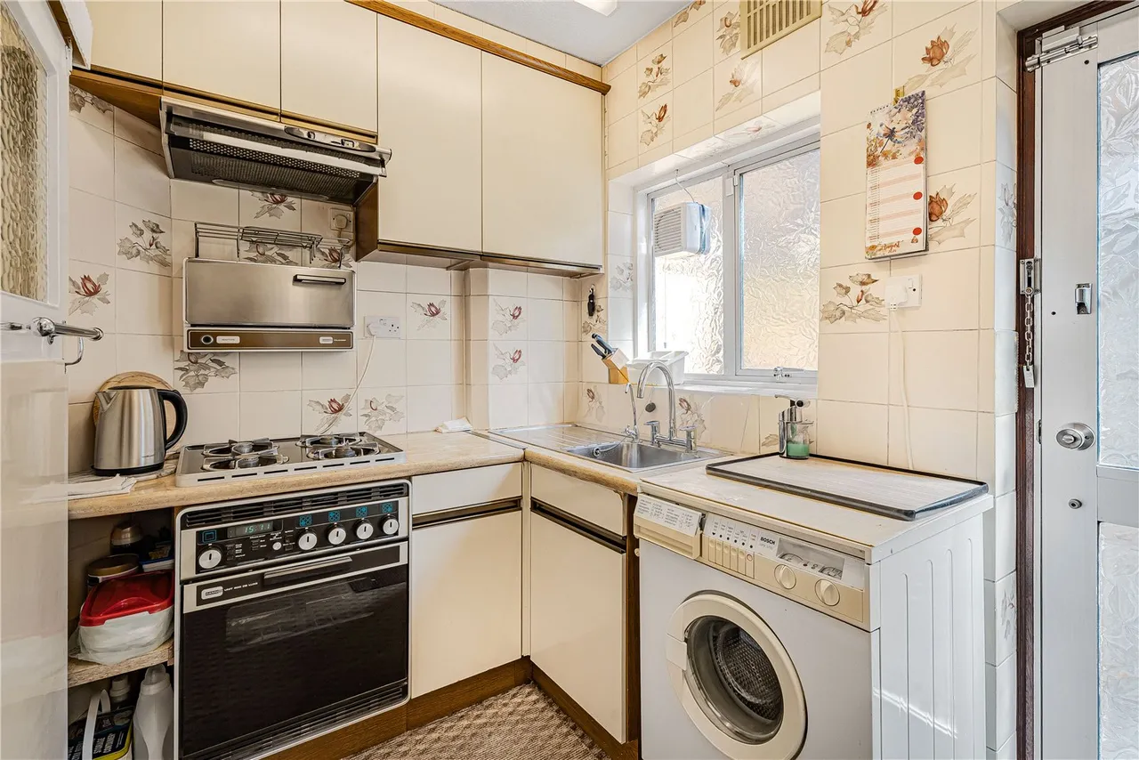 Hibernia Road, Hounslow, TW3, photo 3