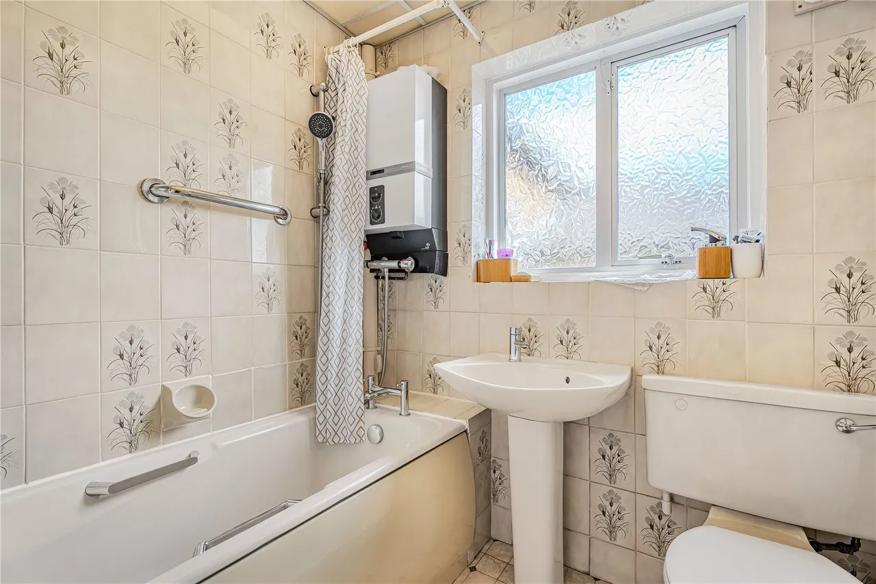 Hibernia Road, Hounslow, TW3, photo 21