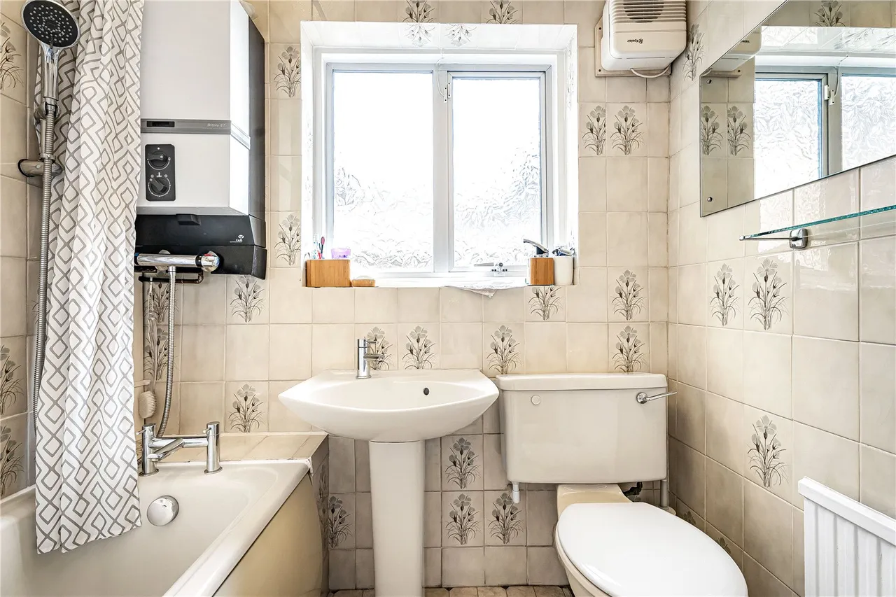 Hibernia Road, Hounslow, TW3, photo 22