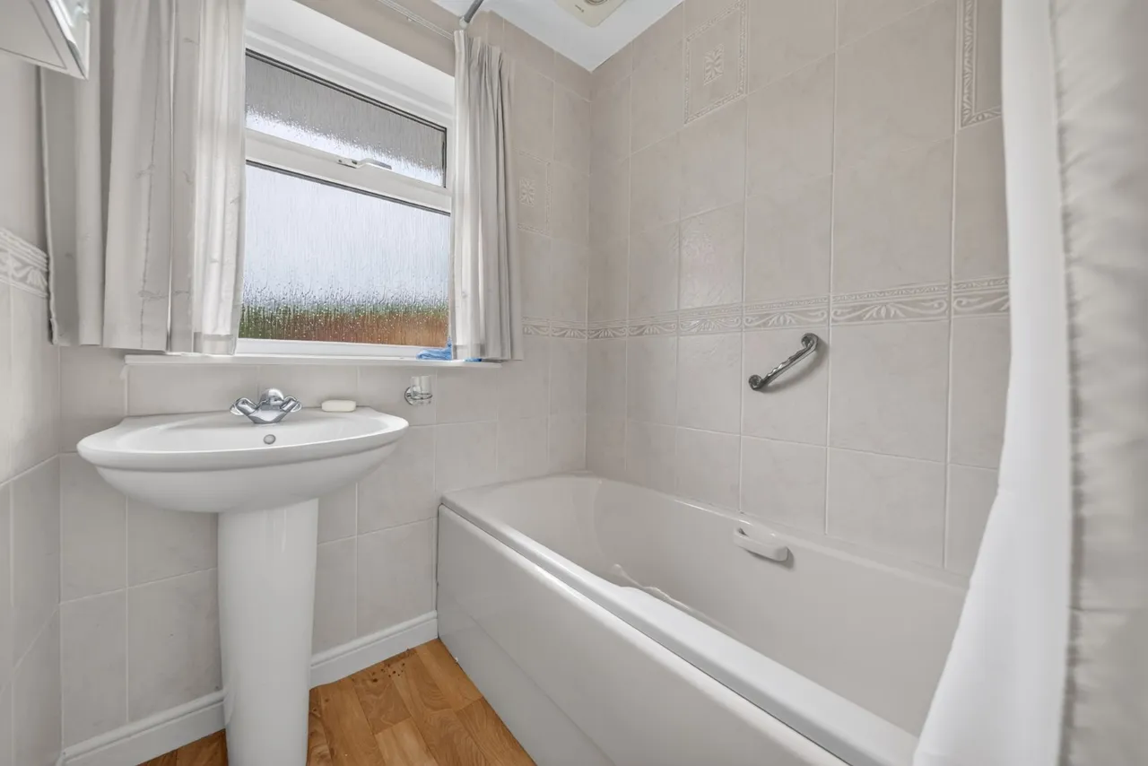 Beverley Rise, Ilkley, LS29, photo 14