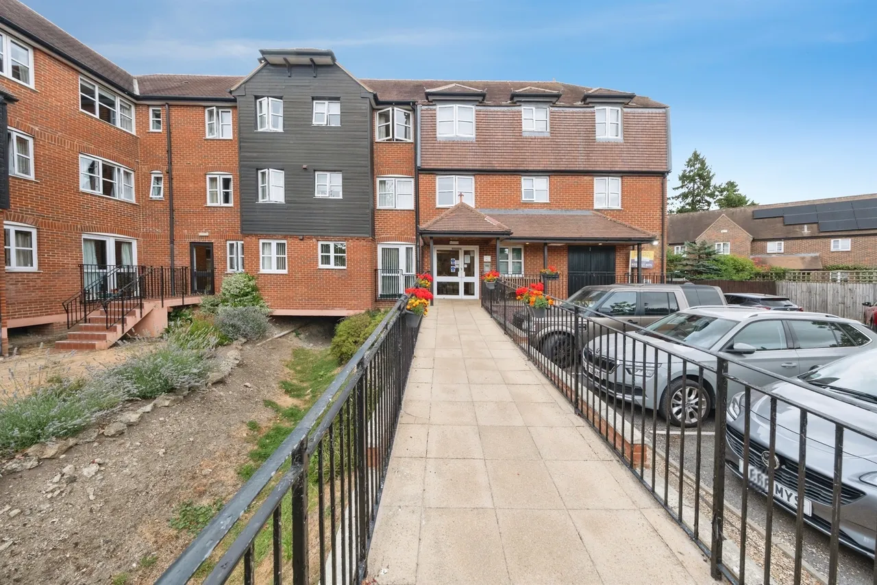 1 bed flat for sale — Mill Stream Court, ABINGDON