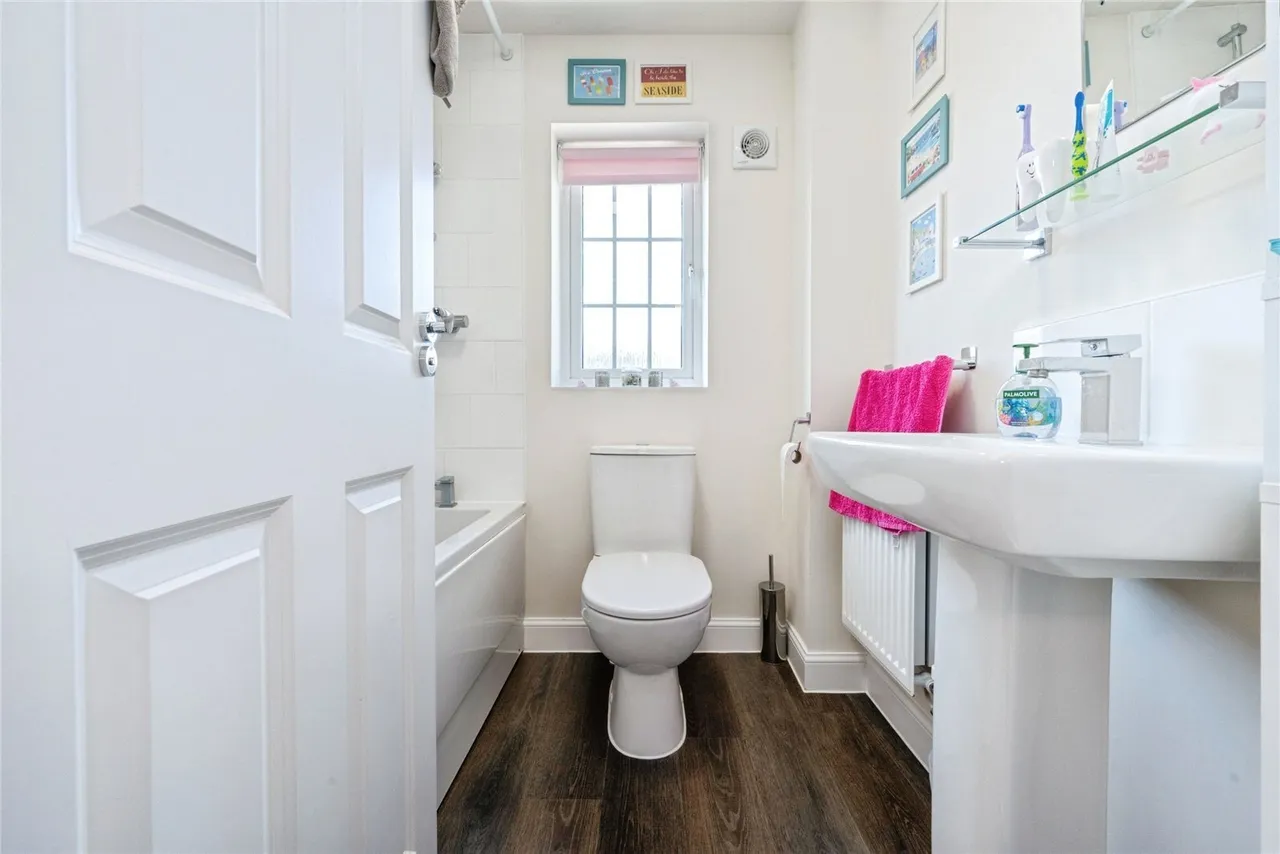 Alexander Way, Leighton Buzzard, Bedfordshire, LU7, photo 13