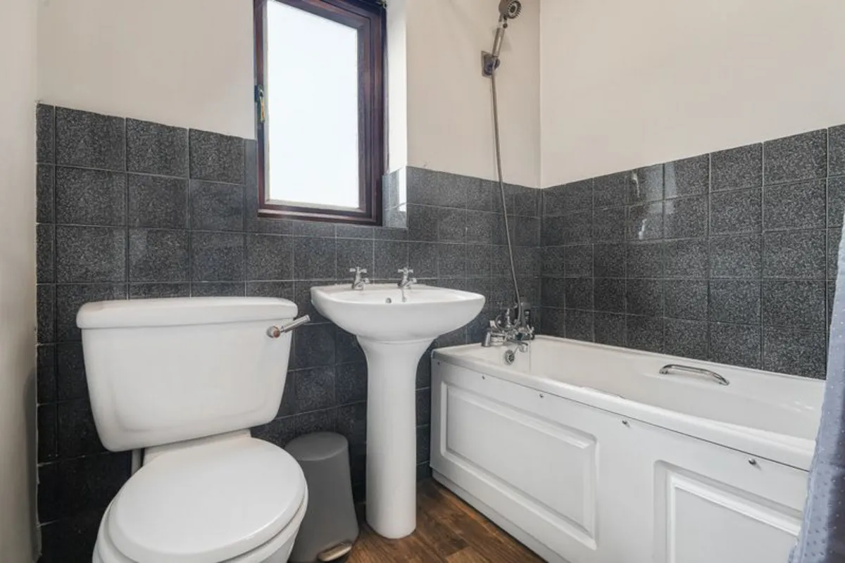 Hall View Road, Rossington, DN11, photo 9