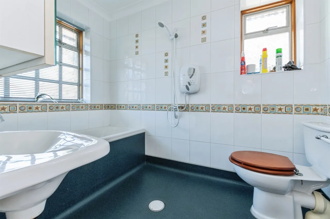 Meadow View Road, Bournemouth, BH11, photo 10