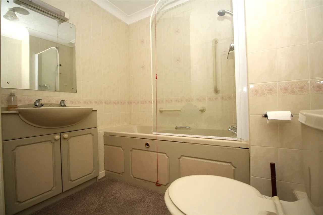 Ackender Road, Alton, GU34, photo 9
