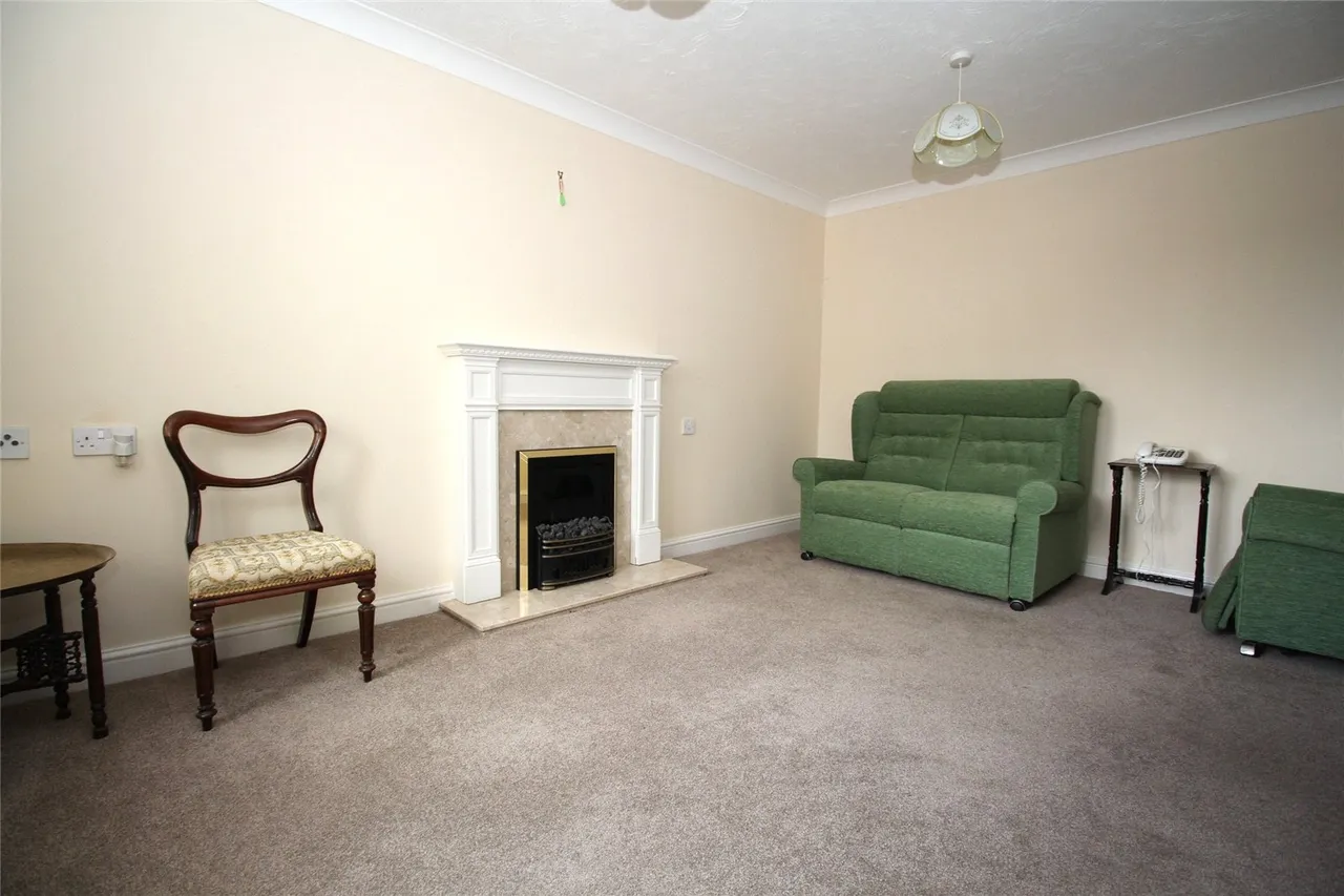 Ackender Road, Alton, GU34, photo 3