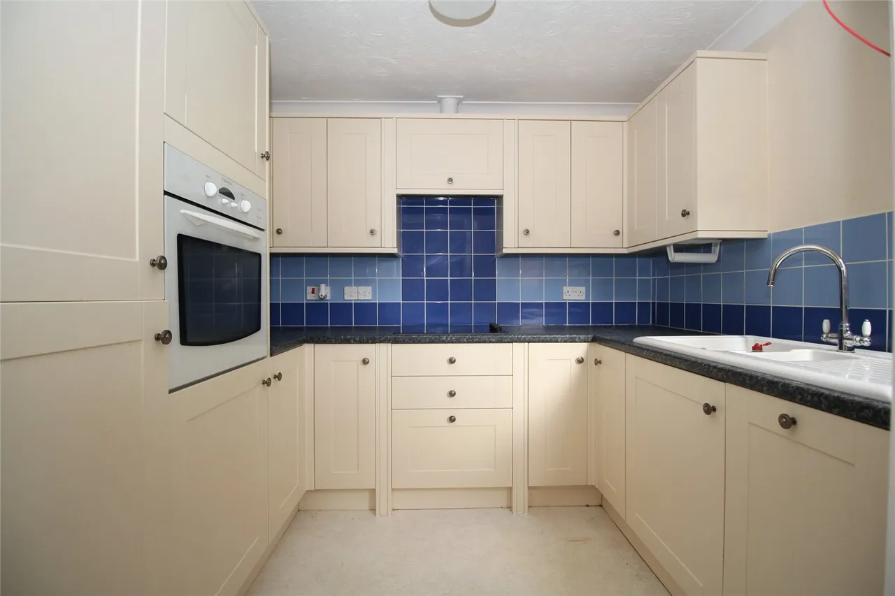 Ackender Road, Alton, GU34, photo 2