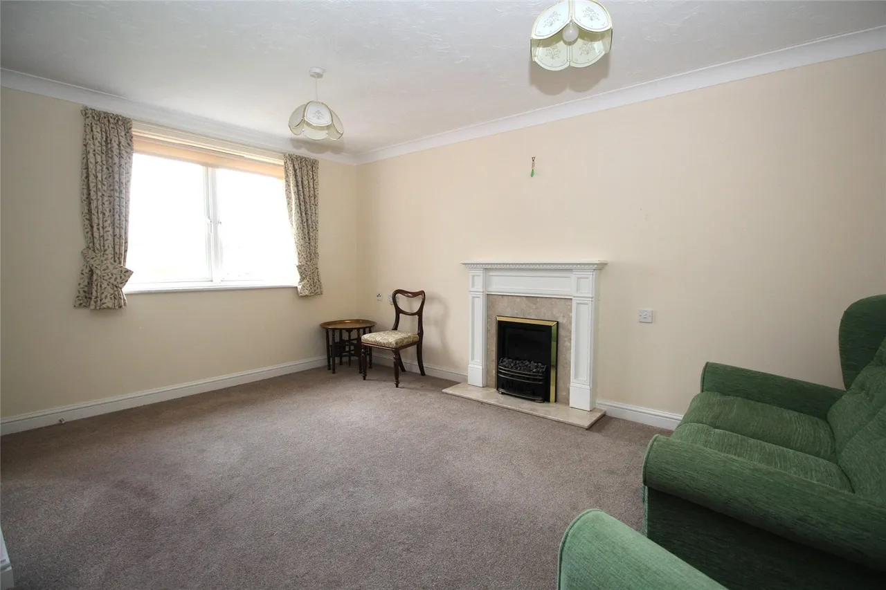 Ackender Road, Alton, GU34, photo 4