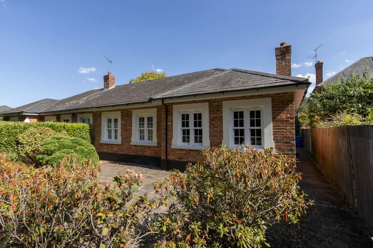 Winchfield Court, Winchfield, Hook, RG27 8SP, photo 2