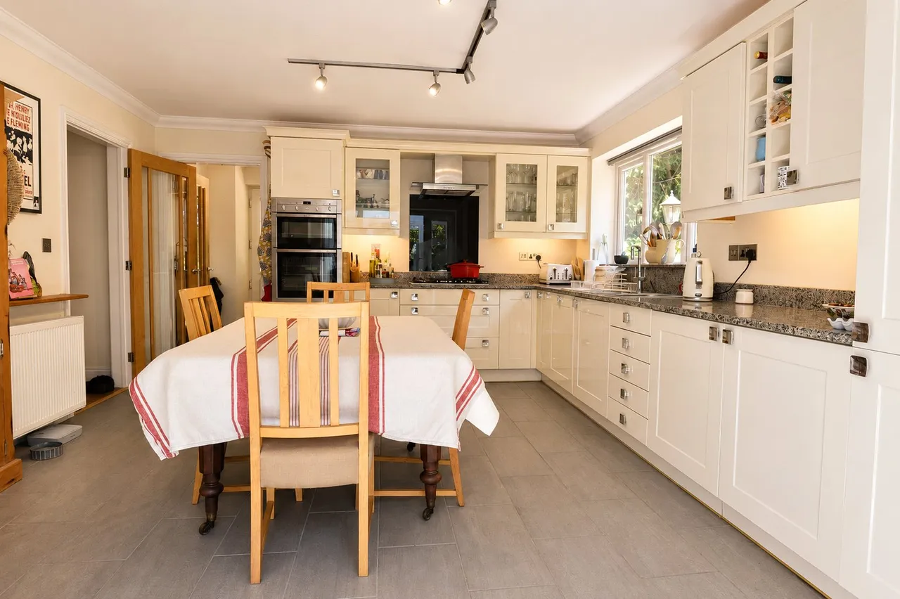 Park Lane, Alderholt, Fordingbridge, Dorset, SP6 3AJ, photo 4