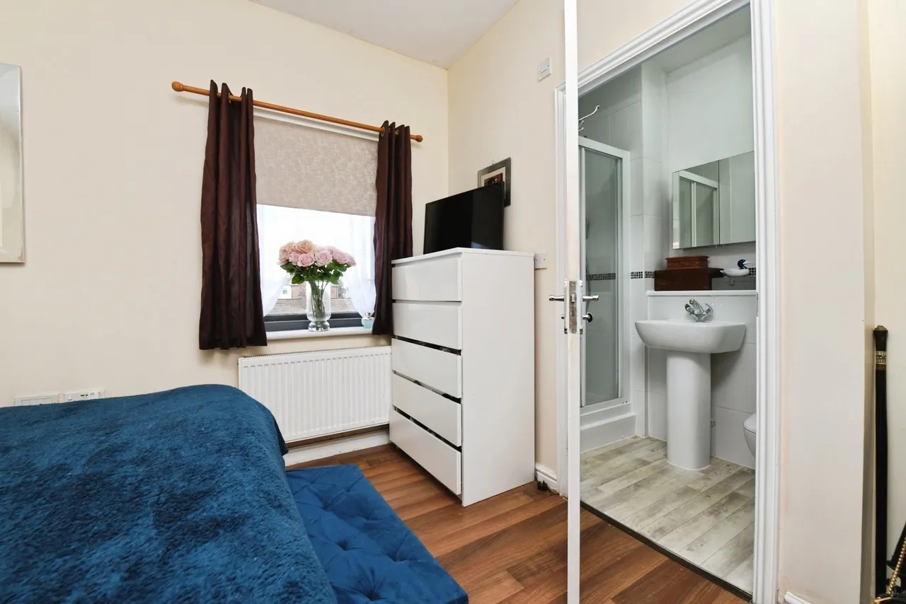 Westwell, 44 West Street, Southend-On-Sea, Essex, SS2, photo 11