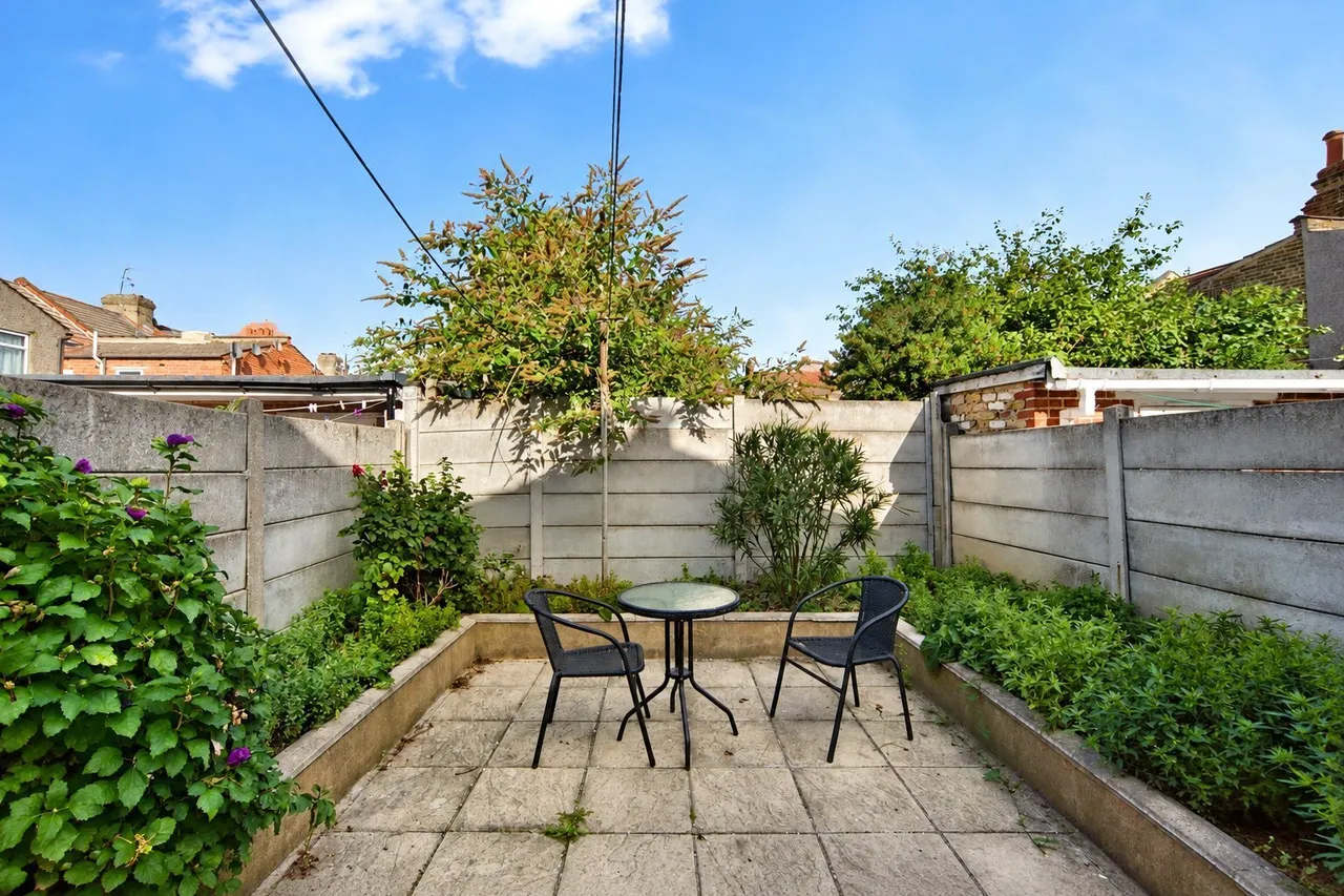 Shrewsbury Road, Forest Gate, E7, photo 17
