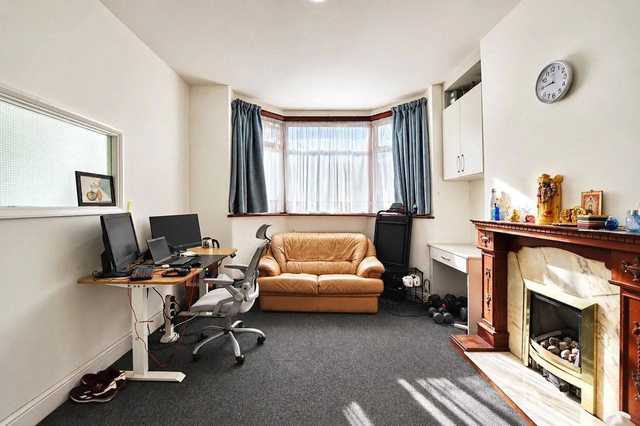 Shrewsbury Road, Forest Gate, E7, photo 2