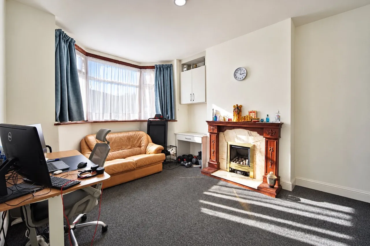 Shrewsbury Road, Forest Gate, E7, photo 3