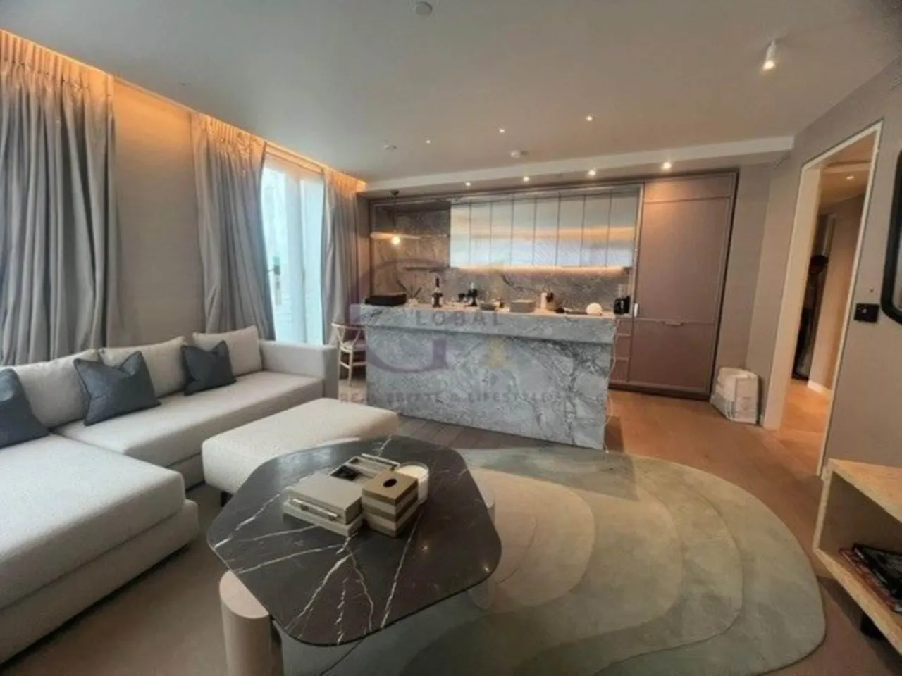 2 bed flat to rent, Hanover Square, London, W1S