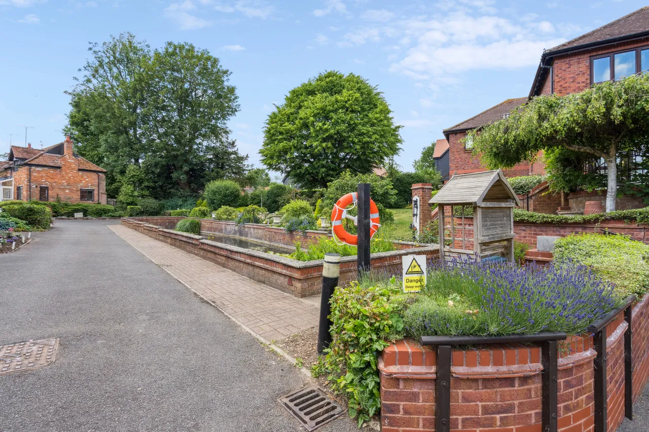 Pond Court The Ridgeway, Codicote, Hitchin, Hitchin, SG4 8YY, photo 11