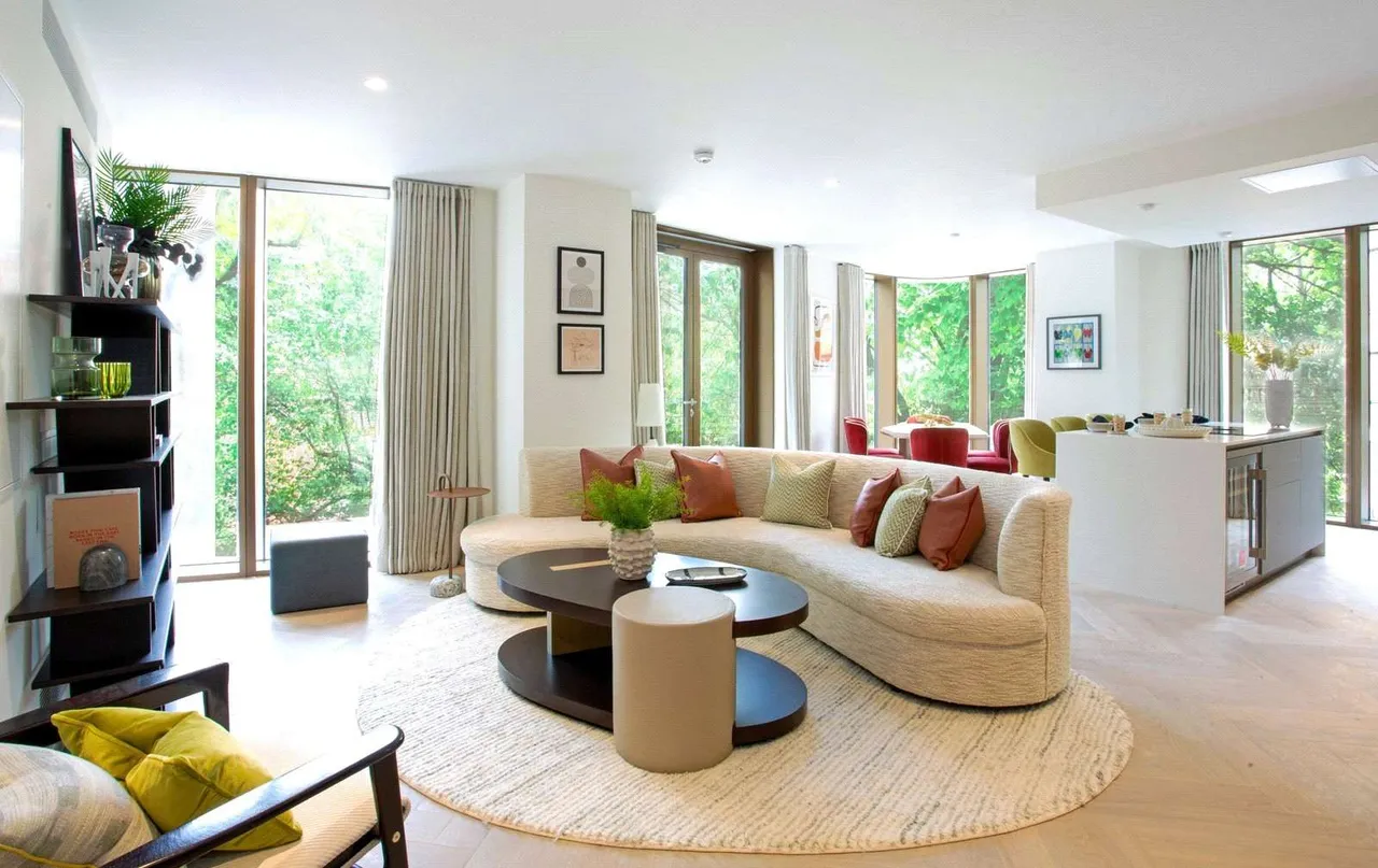 3 bed new development for sale — Triptych, Western Building, 3 Triptych Place, London, SE1 9FL