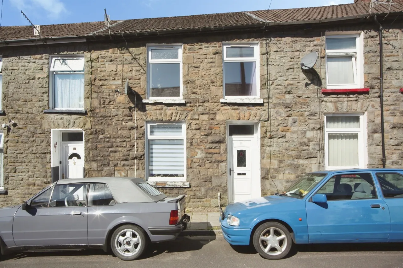 2 bed house for sale, Pleasant Hill Ferndale, CF43