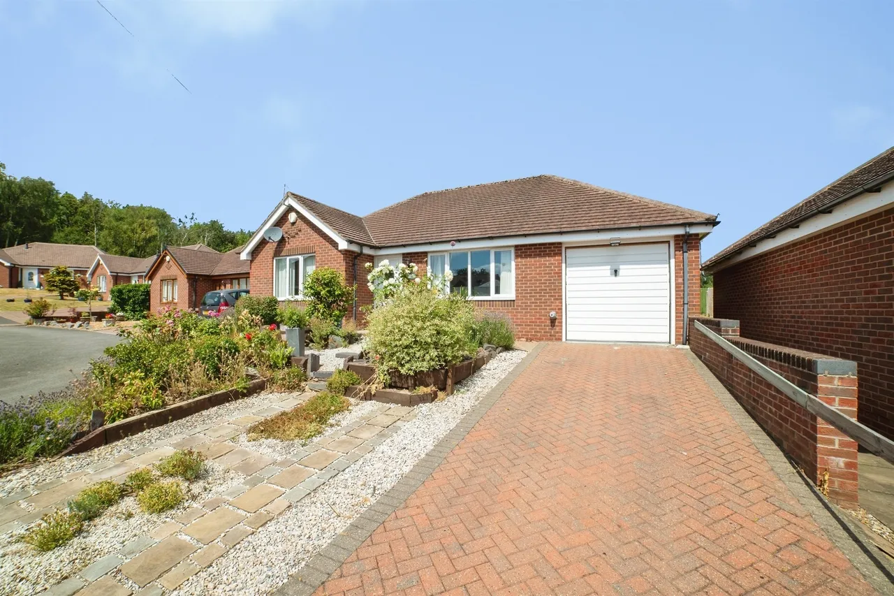 2 bed house for sale, Main Road, Morton, DE55