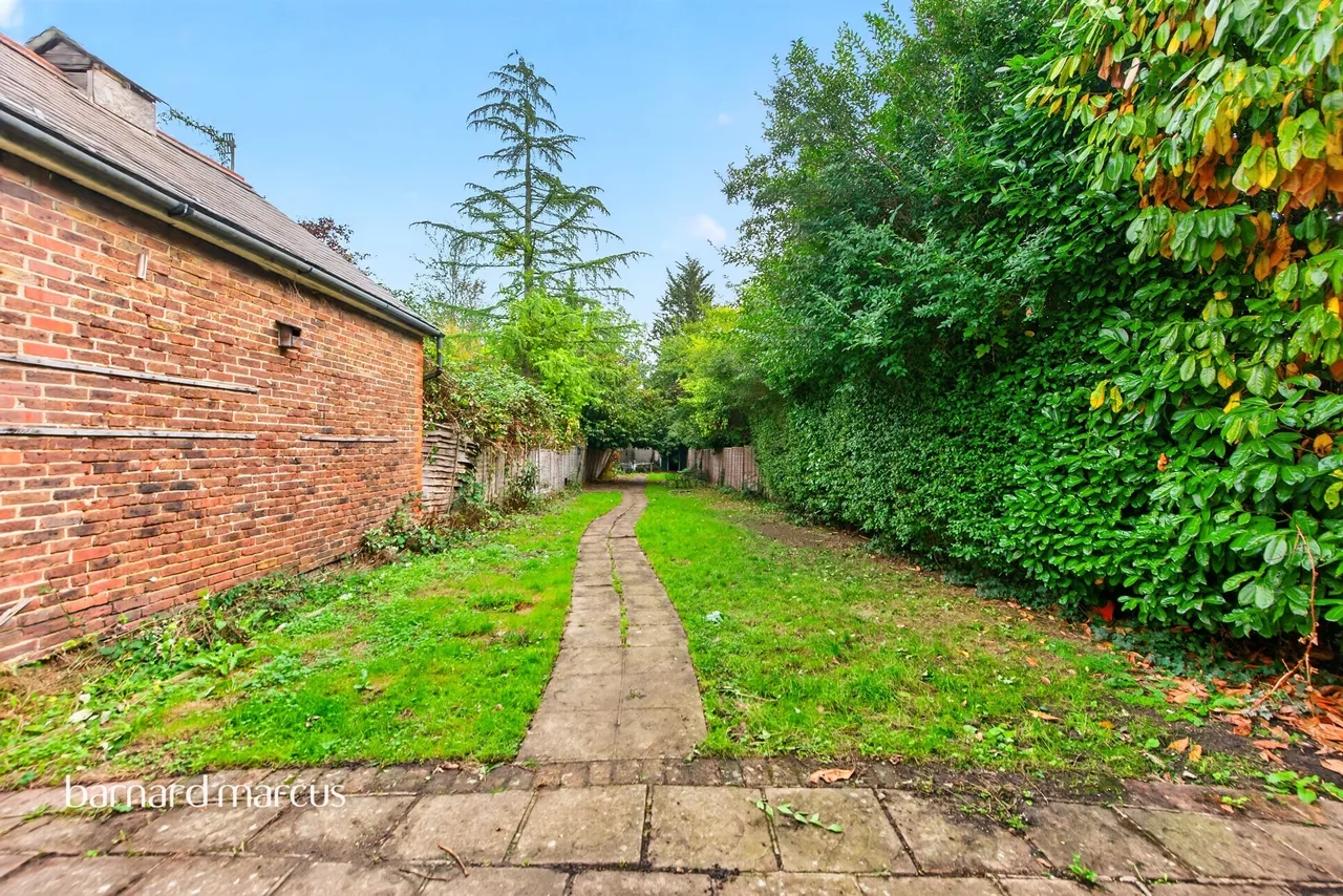 Nutfield Road, Merstham, RH1, photo 19