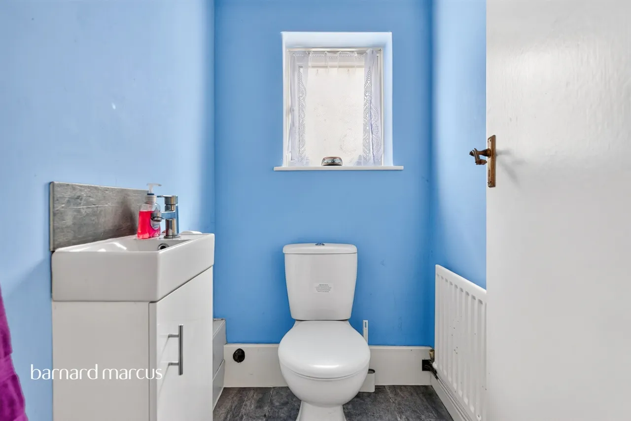 Nutfield Road, Merstham, RH1, photo 9