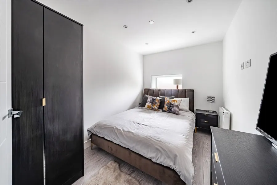 Aviv Place, Addlestone, KT15, photo 4