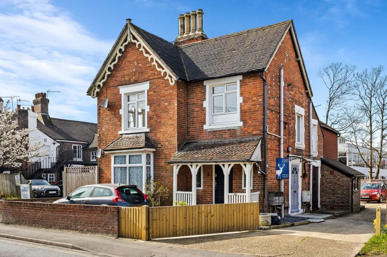 1 bed flat for sale — Flat 3, 10 Moat Road, East Grinstead, East Grinstead, RH19 3JY